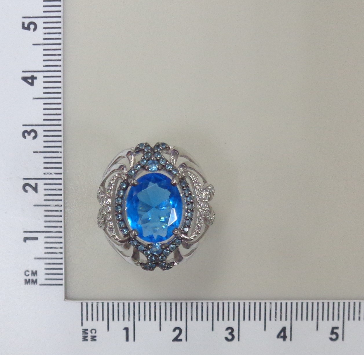 Серебряное кольцо с кварцем